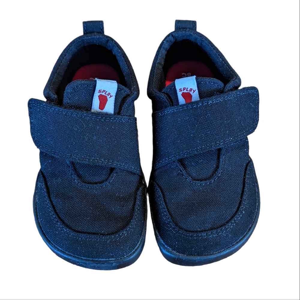 Splay Explore Minimalist/ Barefoot Kid's Shoes size 8c, Black, Velcro